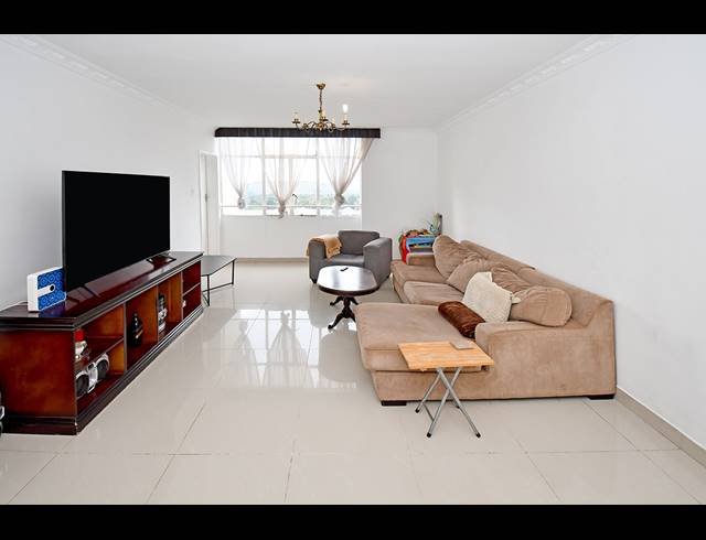 2.5 BEDROOM APARTMENT FOR SALE IN BEDFORD GARDENS